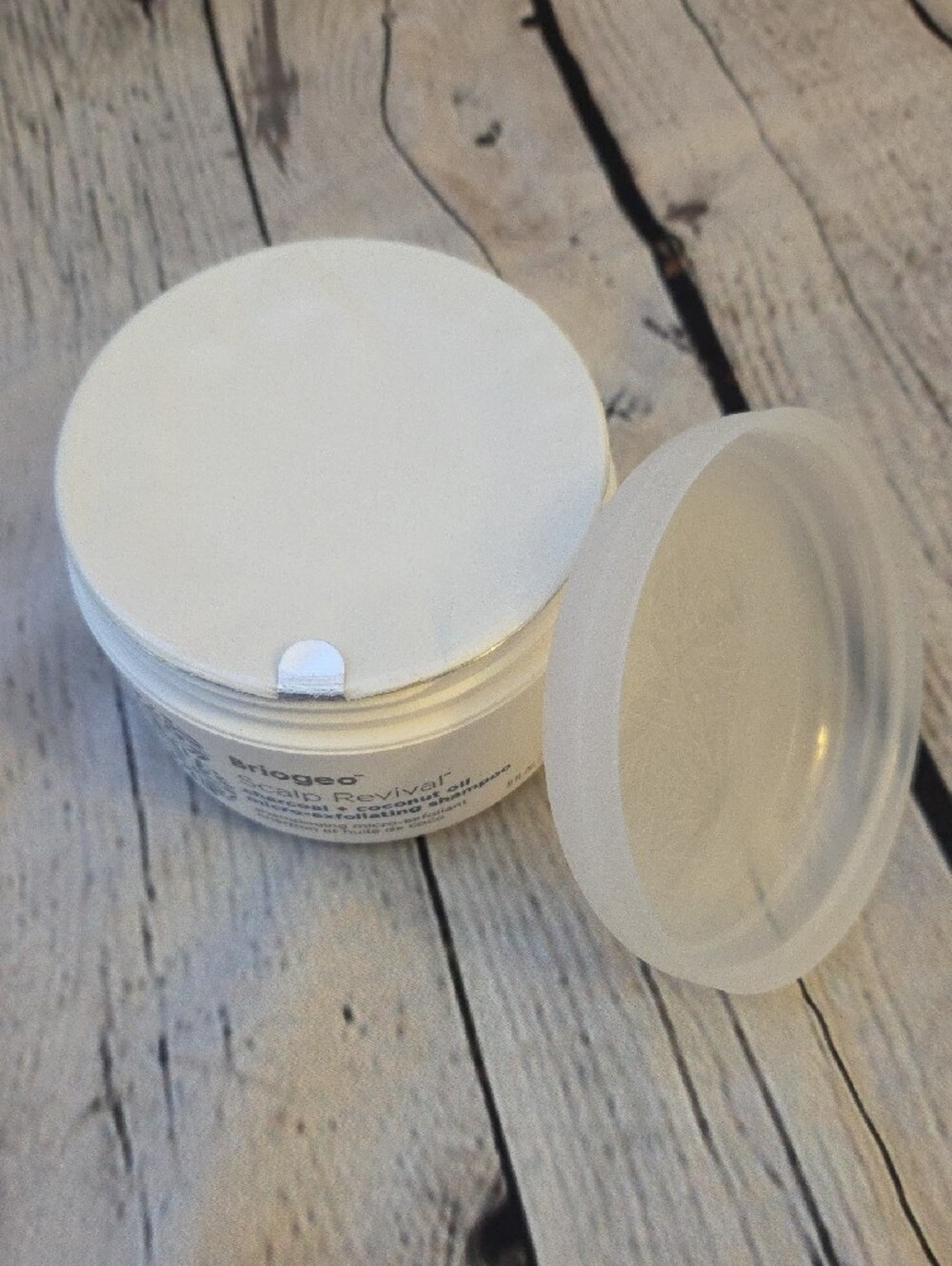 Briogeo Scalp Revival Charcoal Coconut Oil Micro-Exfoliating Shampoo 8oz 236ml - Picture 3 of 3